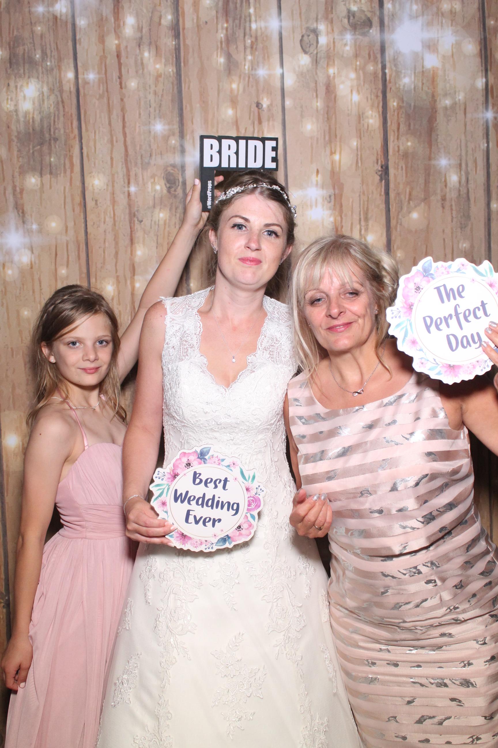 Mr & Mrs Marshall  | View more photos from the event at gallery.magicimages.uk/u/MagicImages/Mr-Mrs-Marshall